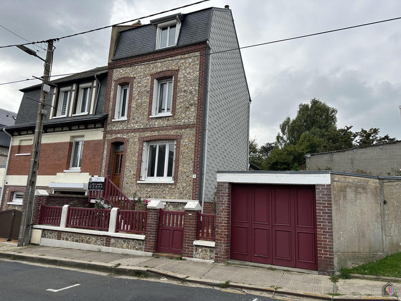 Maison - 87 m² - 4 pièces