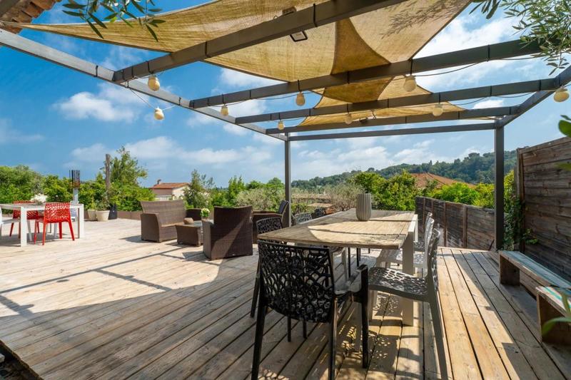 Villa - 300 m² - 4 pièces