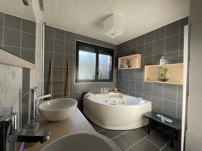 Maison - 204 m² - 5 pièces