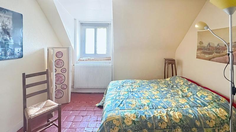 Maison - 208 m² - 8 pièces