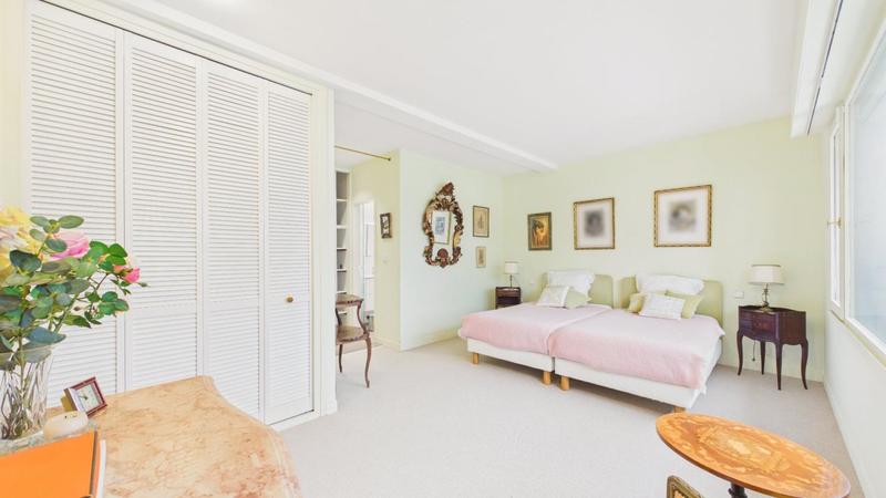 Maison - 200 m² - 7 pièces