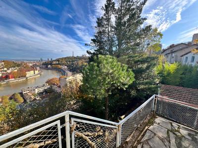 Maison - 246 m² - 7 pièces