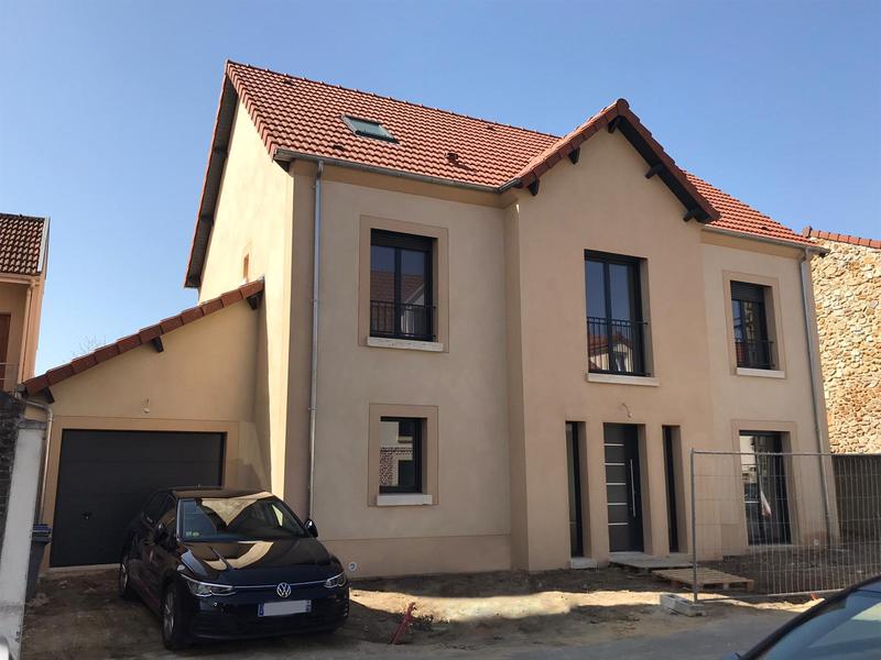 Maison - 140 m² - 6 pièces