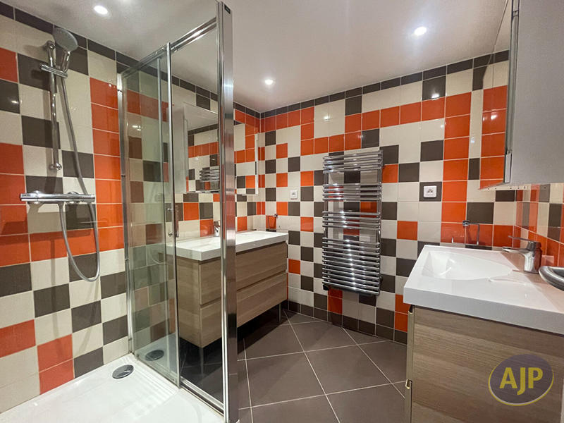 Appartement - 82 m² - 4 pièces