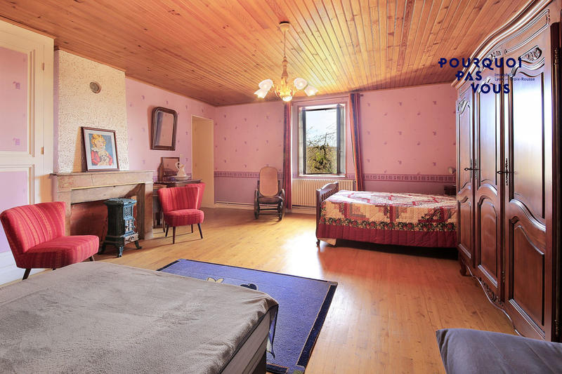 Maison - 232 m² - 6 pièces