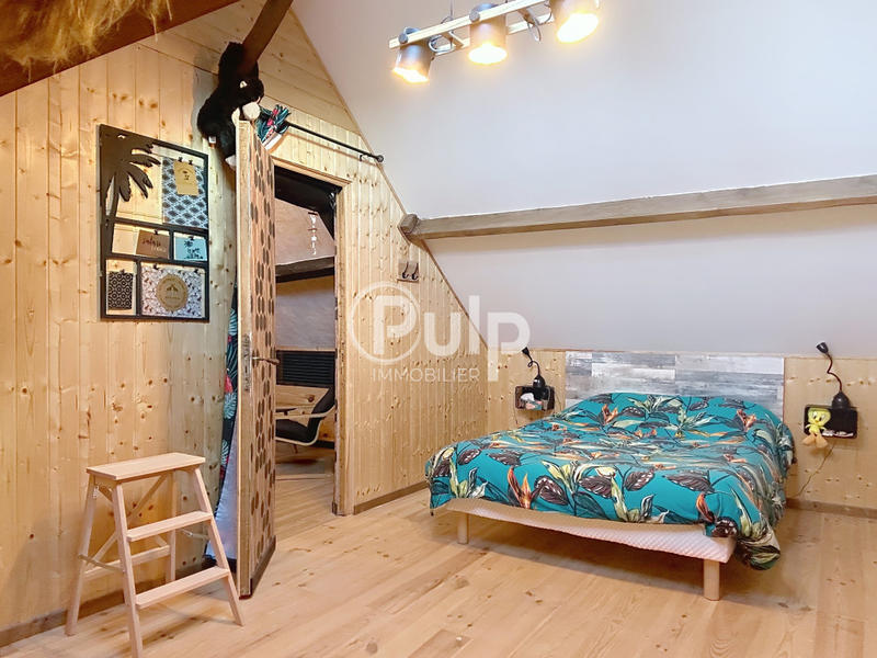 Maison - 325 m² - 11 pièces