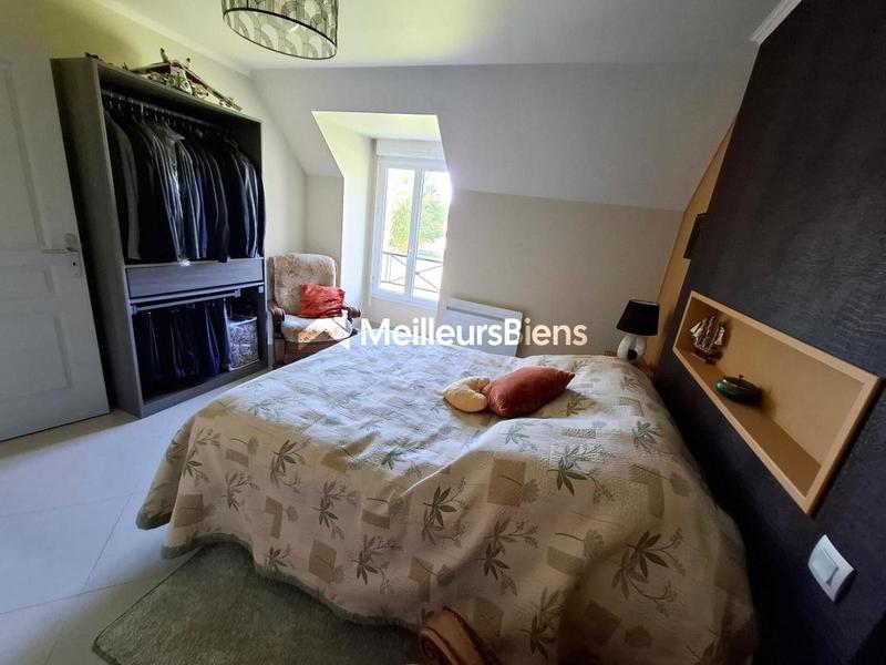 Maison traditionnelle - 186 m² - 8 pièces