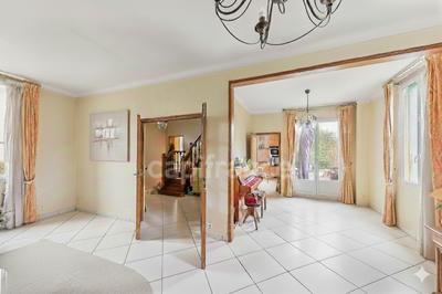 Maison - 200 m² - 8 pièces