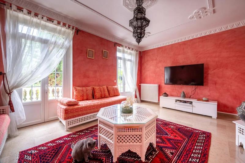 Maison - 250 m² - 7 pièces