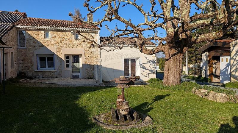 Propriété - 374 m² - 24 pièces