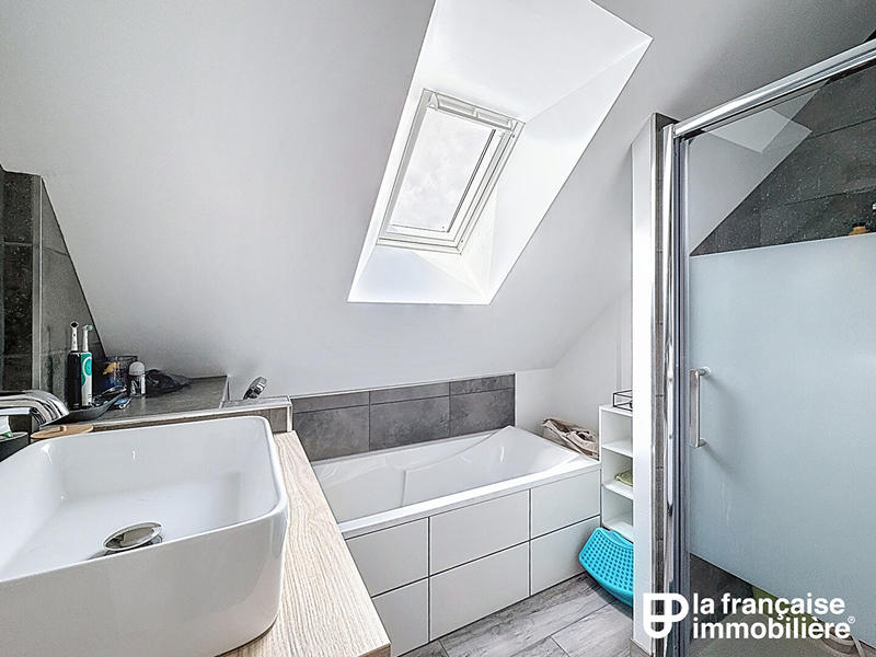 Maison - 156 m² - 8 pièces