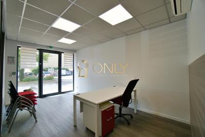 Local commercial - 38 m² - 3 pièces