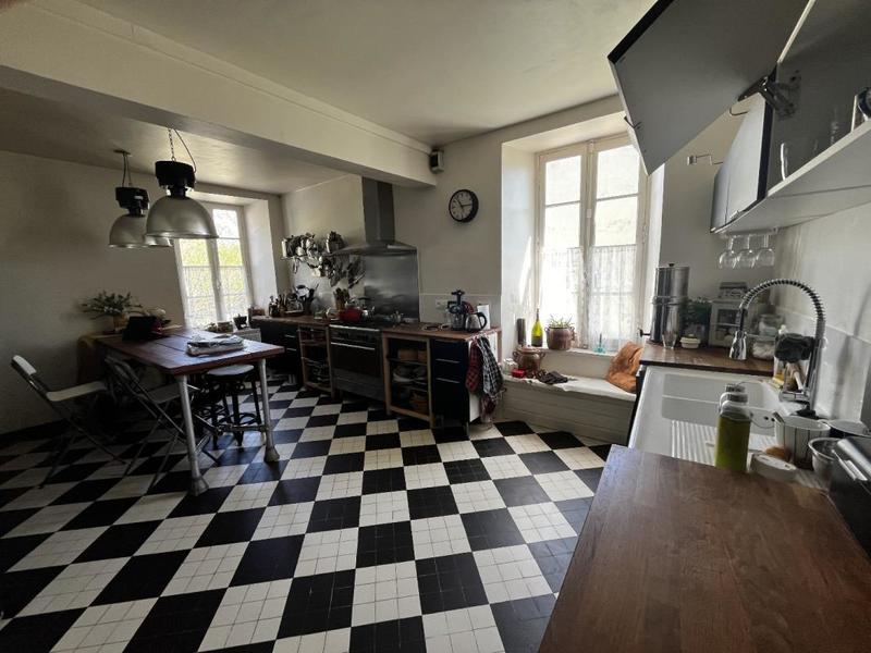 Propriété - 570 m² - 20 pièces