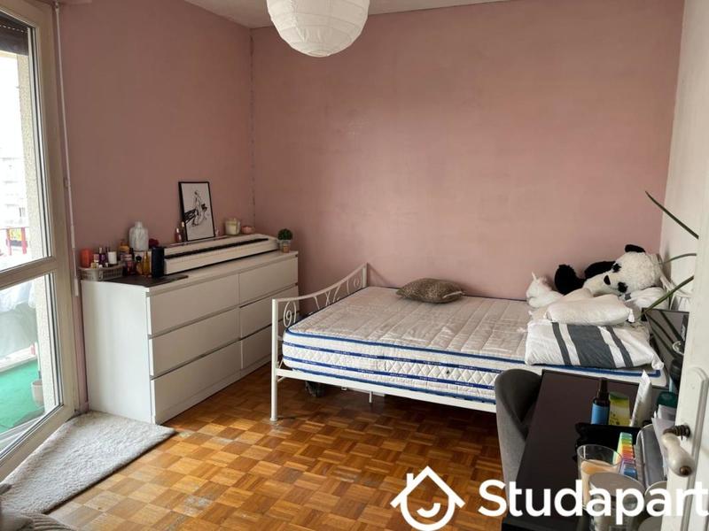 Chambre - 15 m² - 1 pièce