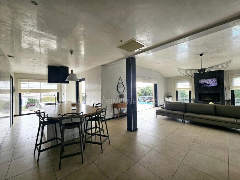 Maison - 206 m² - 7 pièces