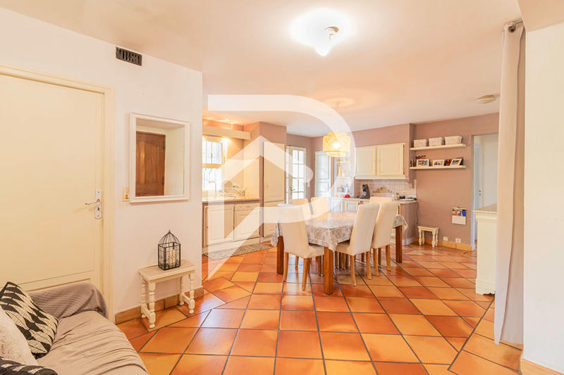 Maison - 363 m² - 6 pièces