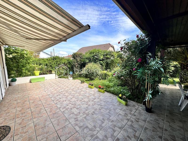 Maison traditionnelle - 128 m² - 8 pièces