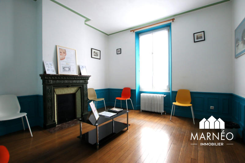 Maison - 235 m² - 9 pièces