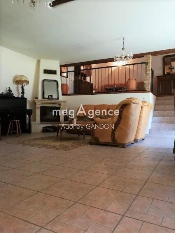 Maison - 236 m² - 5 pièces
