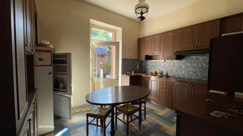 Maison - 210 m² - 11 pièces