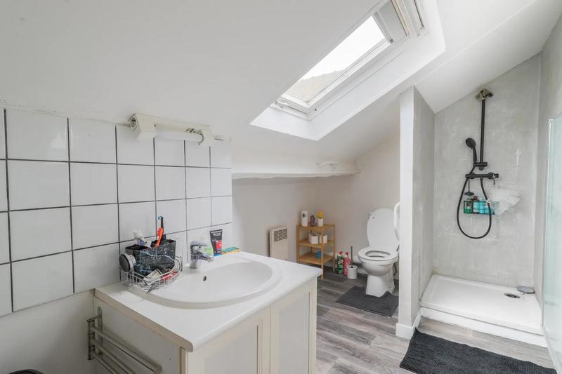 Maison - 225 m² - 11 pièces