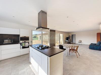 Maison - 146 m² - 4 pièces