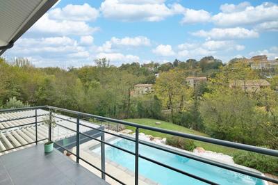 Villa - 245 m² - 9 pièces