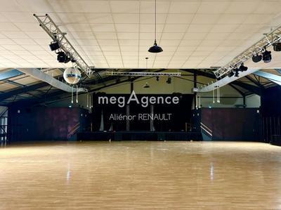 Local commercial - 1 500 m² - 14 pièces