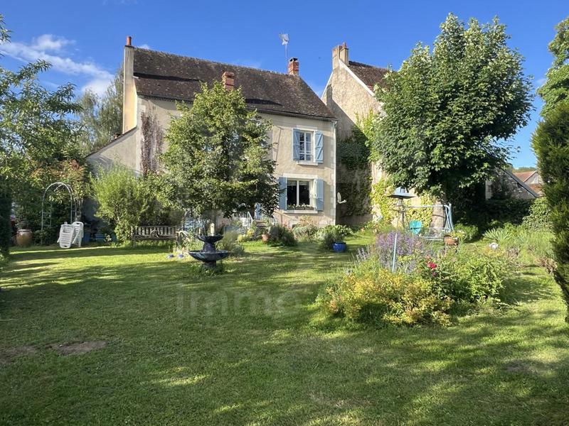 Maison - 211 m² - 7 pièces