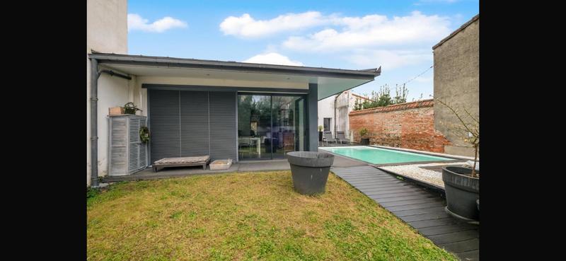 Maison - 213 m² - 6 pièces