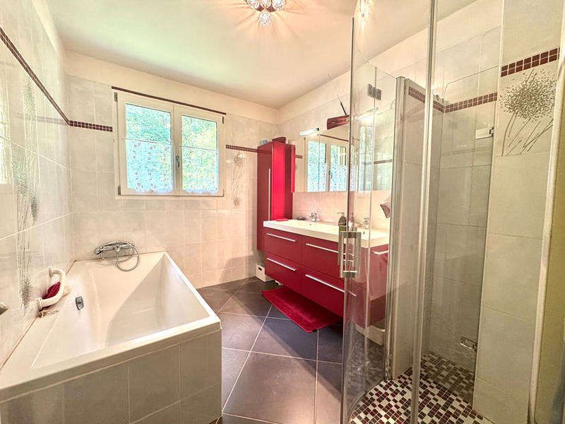 Maison - 137 m² - 5 pièces