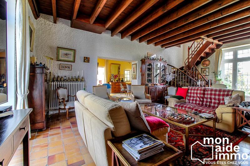 Maison - 311 m² - 7 pièces