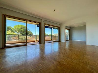 Appartement - 97 m² - 4 pièces