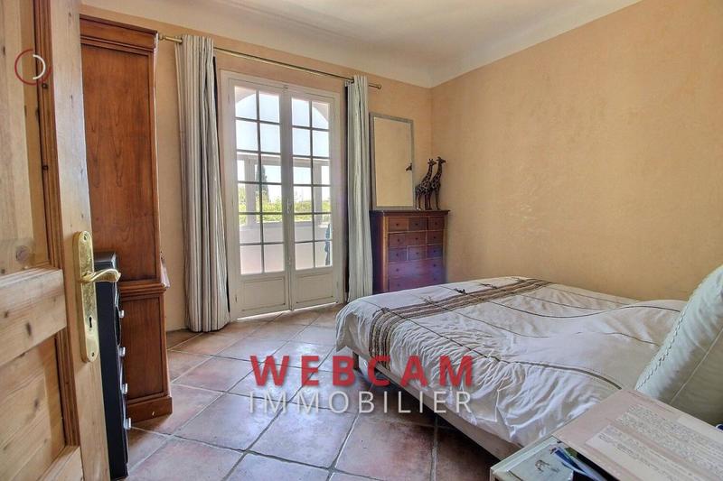 Propriété - 210 m² - 8 pièces