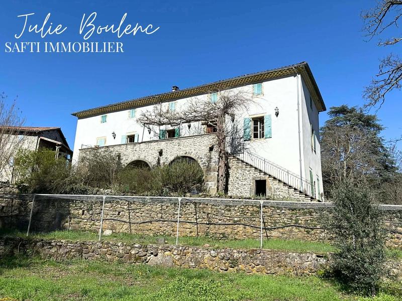 Maison - 341 m² - 12 pièces