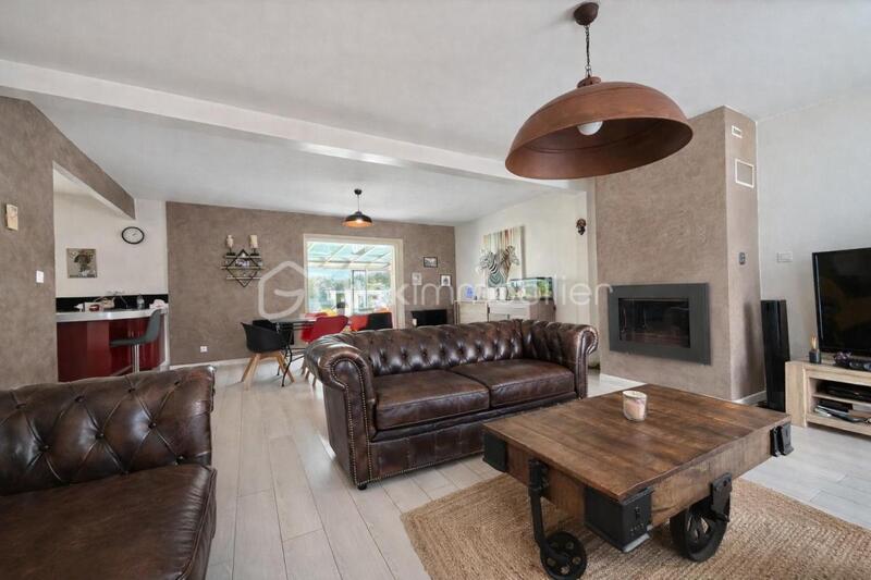 Maison - 245 m² - 10 pièces