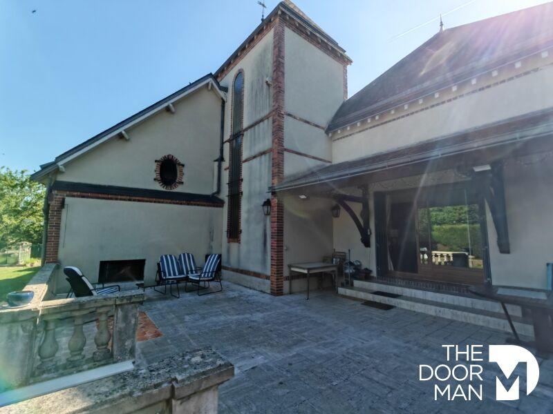 Propriété - 312 m² - 12 pièces