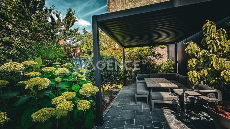 Maison bourgeoise - 250 m² - 9 pièces