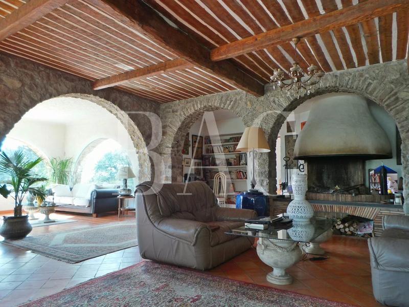 Villa - 500 m² - 12 pièces