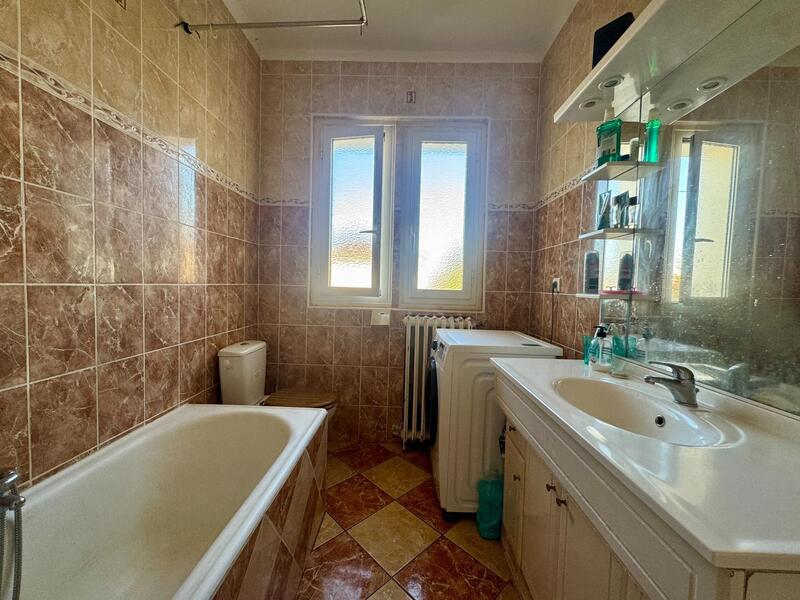 Maison - 165 m² - 8 pièces