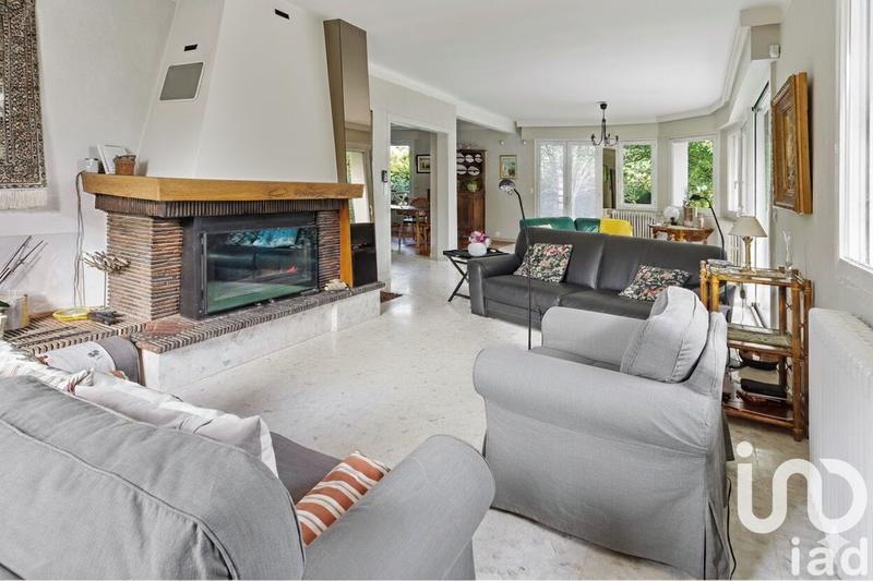 Maison - 204 m² - 8 pièces