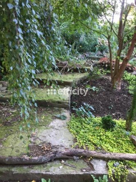 Maison - 221 m² - 7 pièces