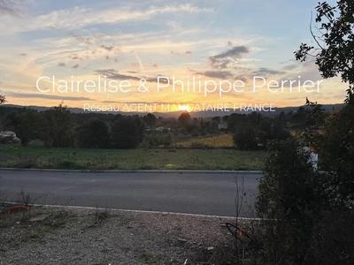 Terrain constructible - 1 517 m²