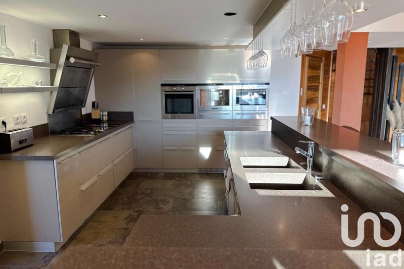 Appartement - 185 m² - 8 pièces