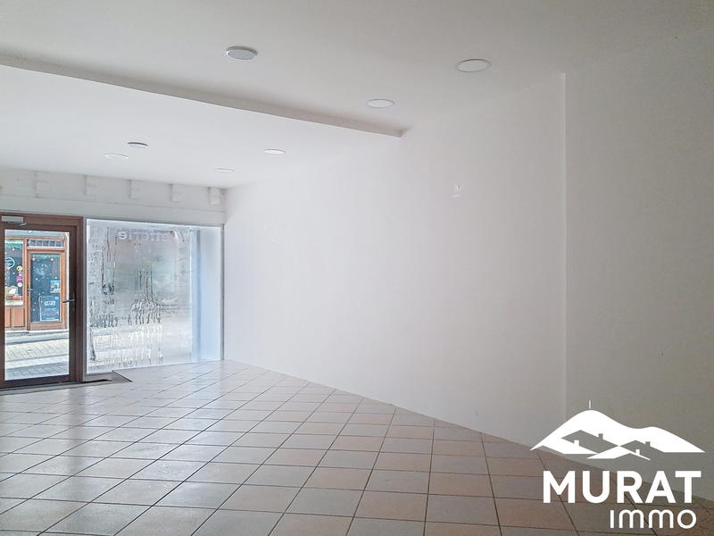 Local commercial - 75 m² - 5 pièces