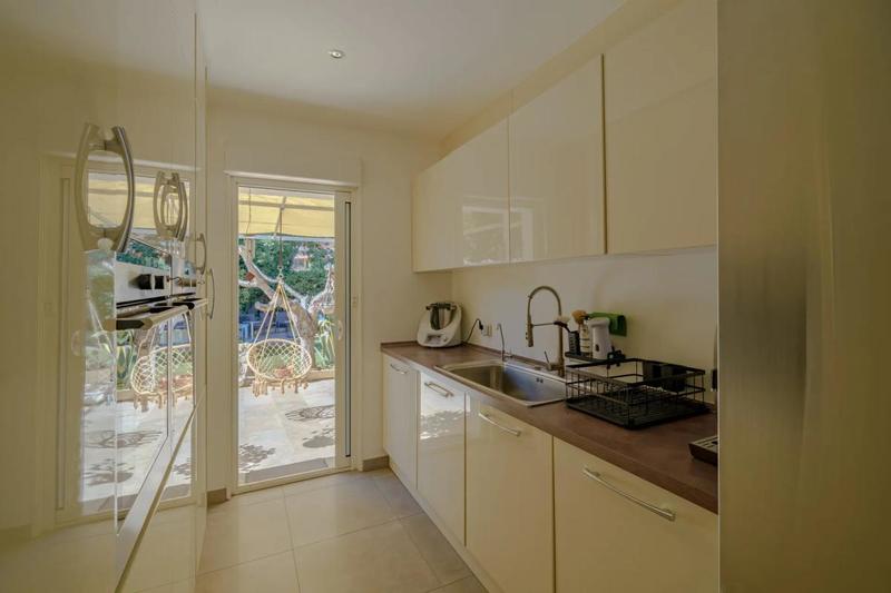 Maison - 350 m² - 6 pièces