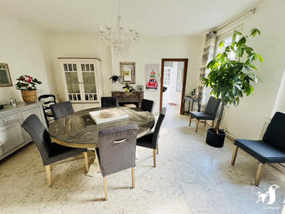 Maison - 186 m² - 7 pièces