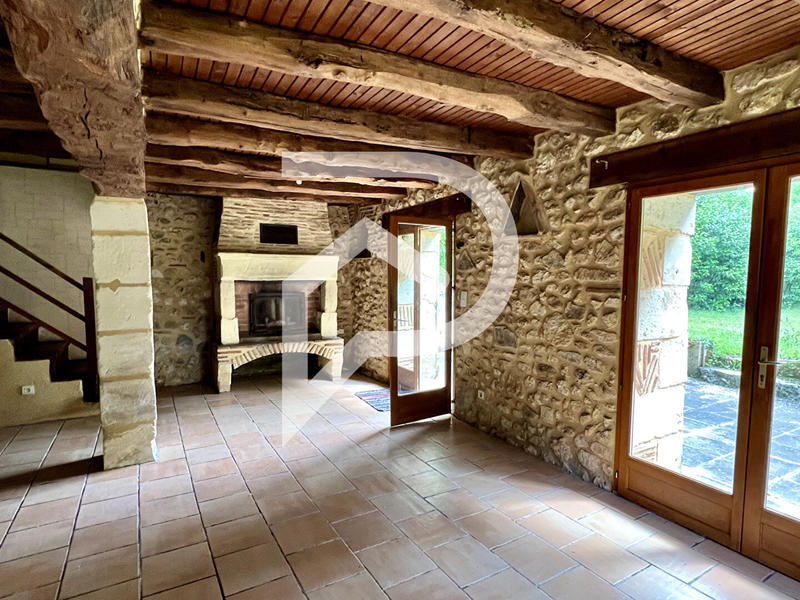 Maison - 221 m² - 8 pièces