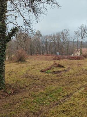 Terrain constructible - 1 220 m²
