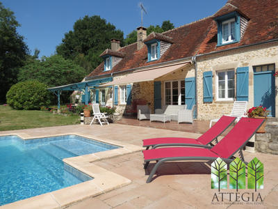 Maison traditionnelle - 422 m² - 14 pièces